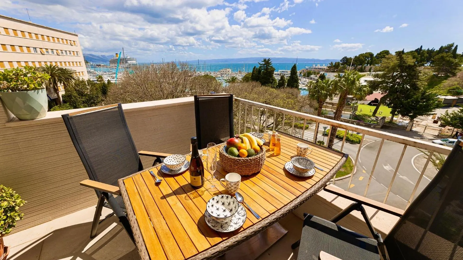 Split Horizon Penthouse - Premium Location And Panoramic Views Lejlighed