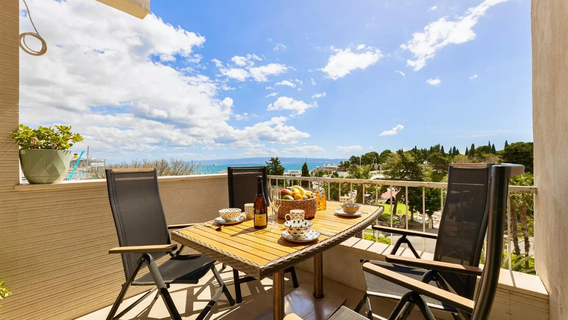 Split Horizon Penthouse - Premium Location And Panoramic Views Lejlighed